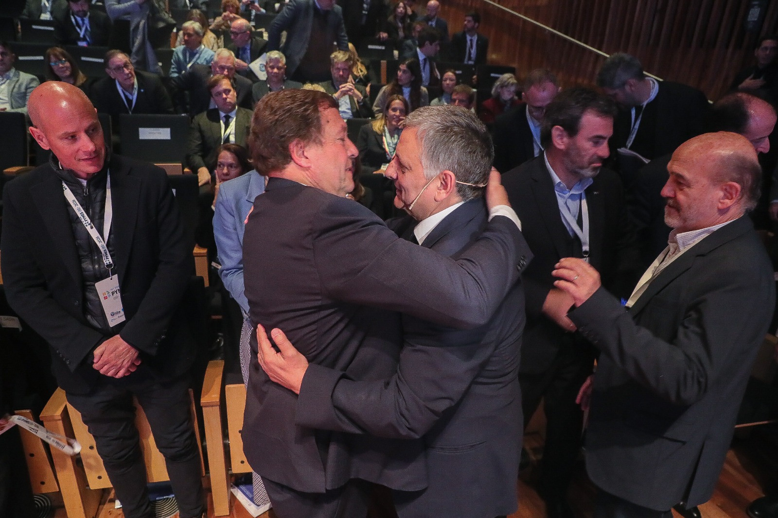 EL GOBERNADOR Y EL PRESIDENTE DE YPF