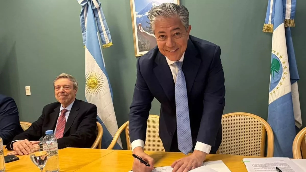    Necesito saber donde puedo enviar un presupuesto publicitario para radio 100% Online  Saludos Cordiales  Martin Romero 