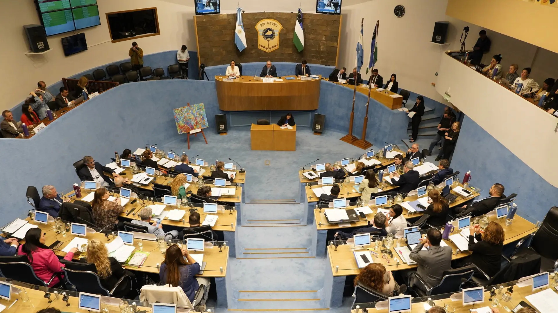 Fuerte respaldo legislativo al plan de Weretilneck para financiar obras en las rutas 22 y 151